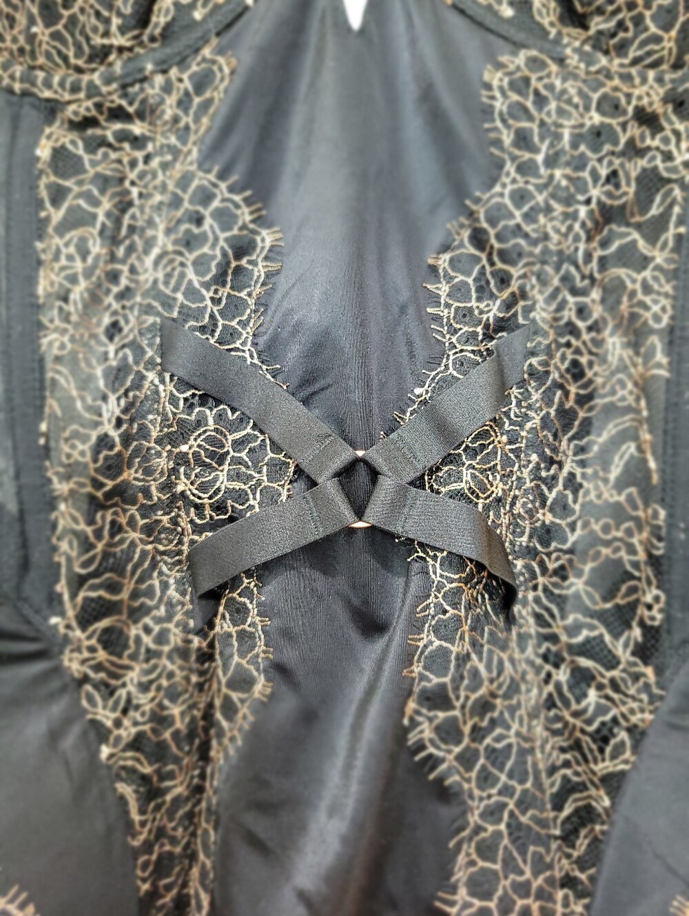 Victoria's Secret Black & Gold Lace Bustier - Picture 6 of 16